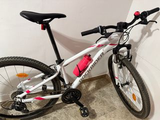 Bicicleta Montaña 26 Rockrider Blanca y rosa.