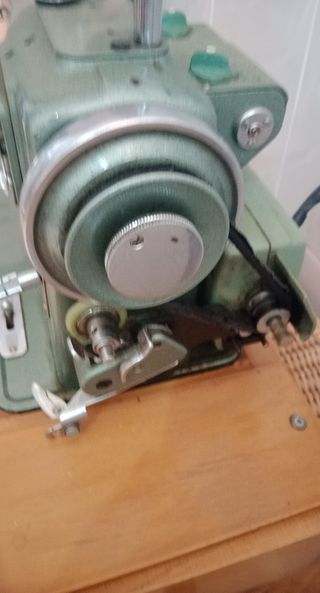 Máquina de coser Refrey Transforma