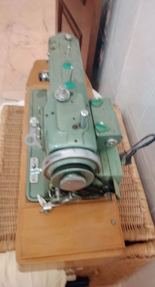 Máquina de coser Refrey Transforma