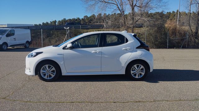 Toyota Yaris 120H Business Plus 85 kW (116 CV)