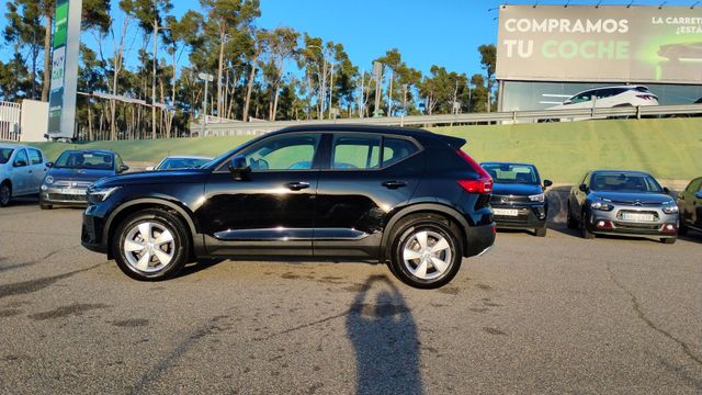 Volvo XC40 T2 Momentum Core 95 kW (129 CV)