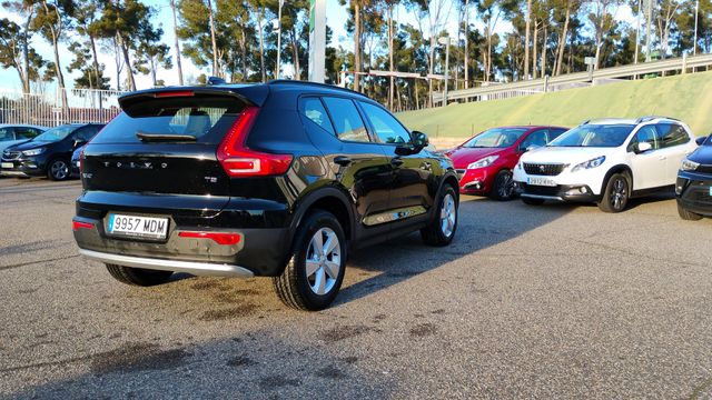 Volvo XC40 T2 Momentum Core 95 kW (129 CV)