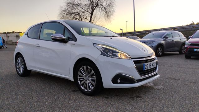 Peugeot 208 PureTech 82 Style 60 kW (82 CV)