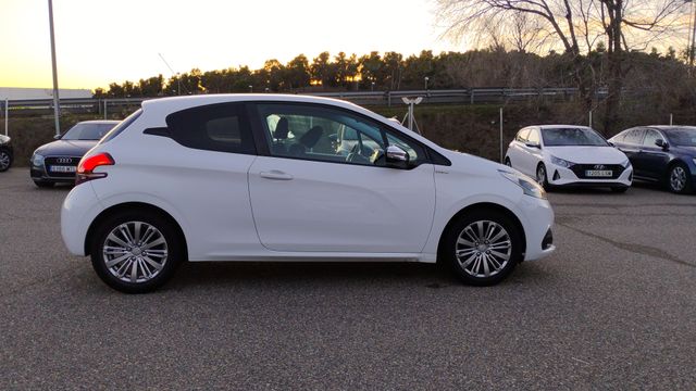 Peugeot 208 PureTech 82 Style 60 kW (82 CV)
