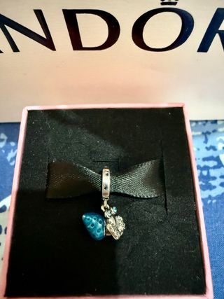 Charm Pandora Ermitaño Azul y Plateado