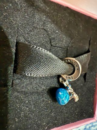 Charm Pandora Ermitaño Azul y Plateado