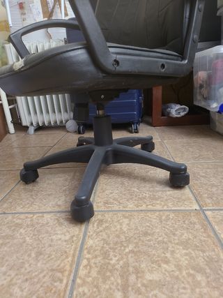Silla de oficina negra