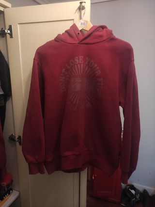Sudadera con capucha roja talla L