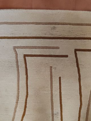 Alfombra Beige y Marrón Diseño Geométrico.