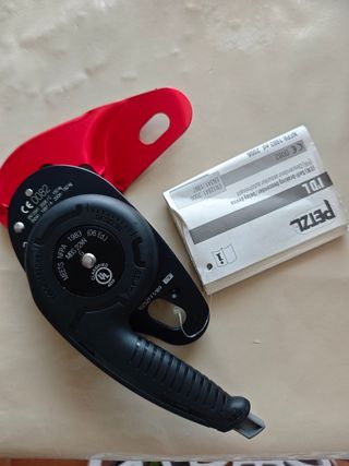 Descensor Petzl ID