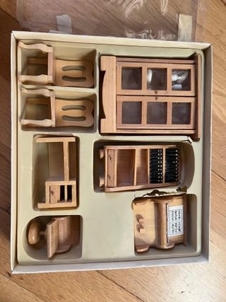 Muebles de Madera para Casa de Muñecas