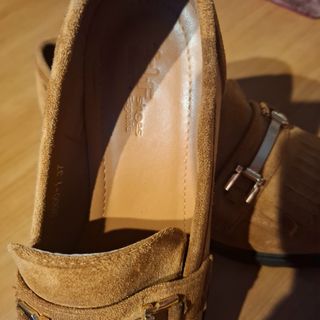 Zapatos .Mocasines de .mujer marrones. 

