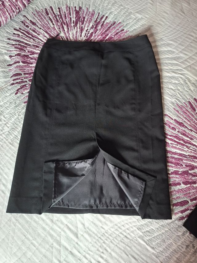 Traje Chaqueta y Falda Negro