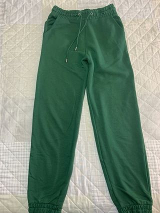 Pantalón deportivo verde Stradivarius