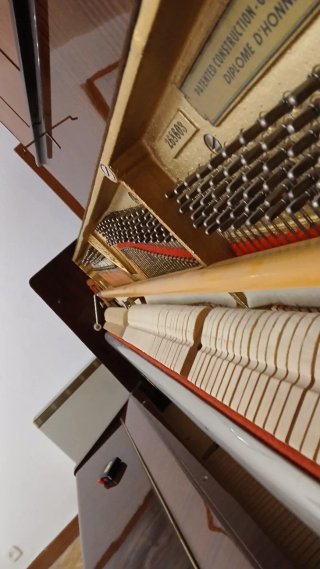 Piano PETROF