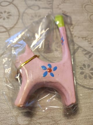 Guarda anillos de madera gato rosa.