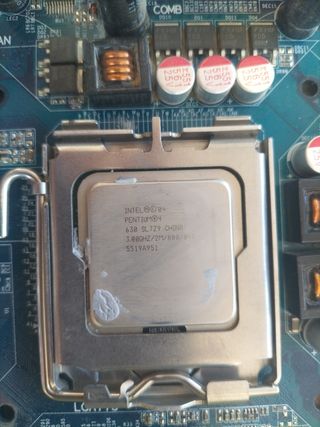 Placa Base GIGABYTE + Micro + Gráfica + Disco