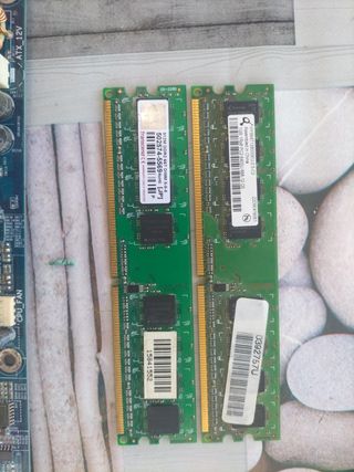 Placa Base GIGABYTE + Micro + Gráfica + Disco