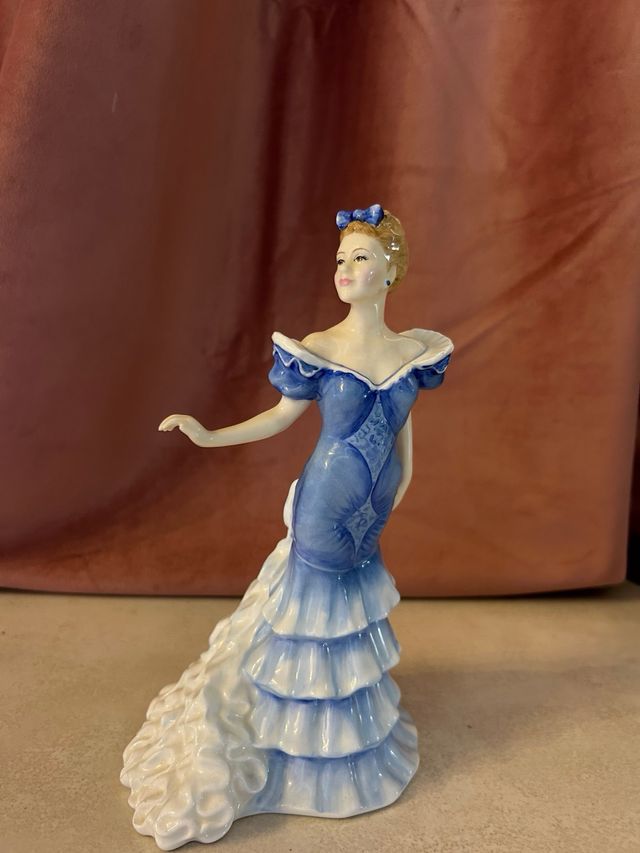 Figura Royal Doulton HN3861 Centre Stage