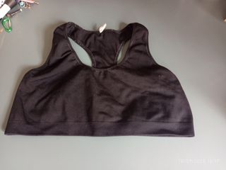 Top deportivo negro