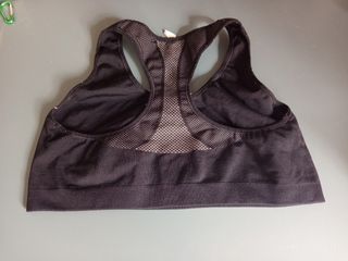 Top deportivo negro