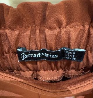 Pantalones de vestir marrón con cinturón