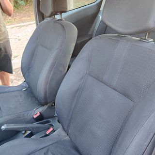 Renault Clio 2006 ITV 2026 pegatina B