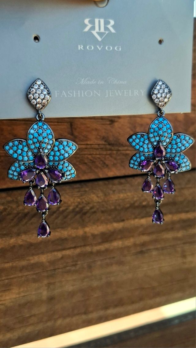 Pendientes de fiesta morados y turquesa