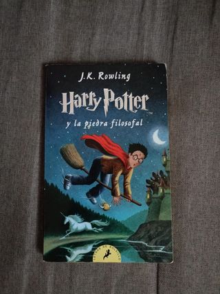 Lote de 2 libros infantiles/juveniles.