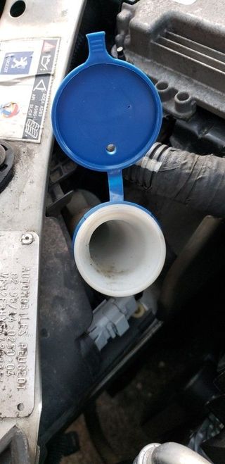 Tapa depósito limpiaparabrisas PSA nueva