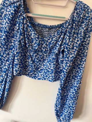 Blusa floral azul manga larga
