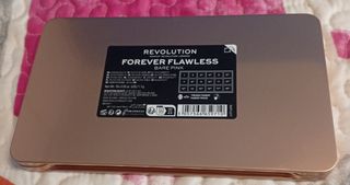 Paleta de sombras Revolution dorada