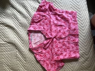 Camisa corta con estampado de mariposas