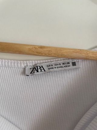Camiseta asimétrica Zara blanca