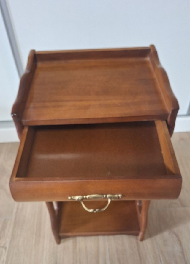 Mueble auxiliar de madera