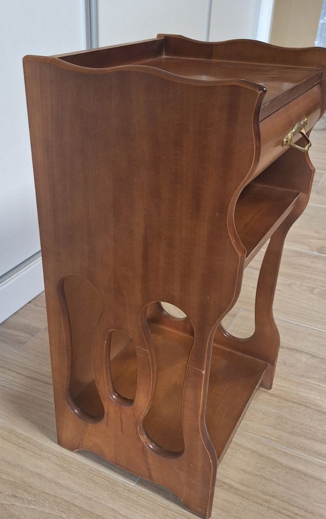 Mueble auxiliar de madera