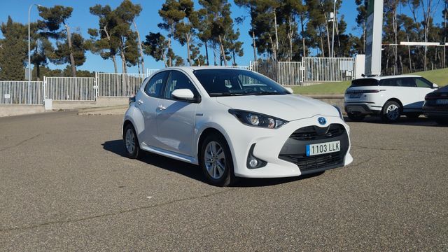Toyota Yaris 120H Business Plus 85 kW (116 CV)