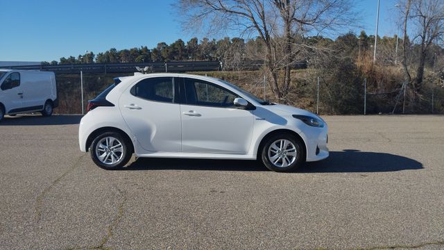 Toyota Yaris 120H Business Plus 85 kW (116 CV)