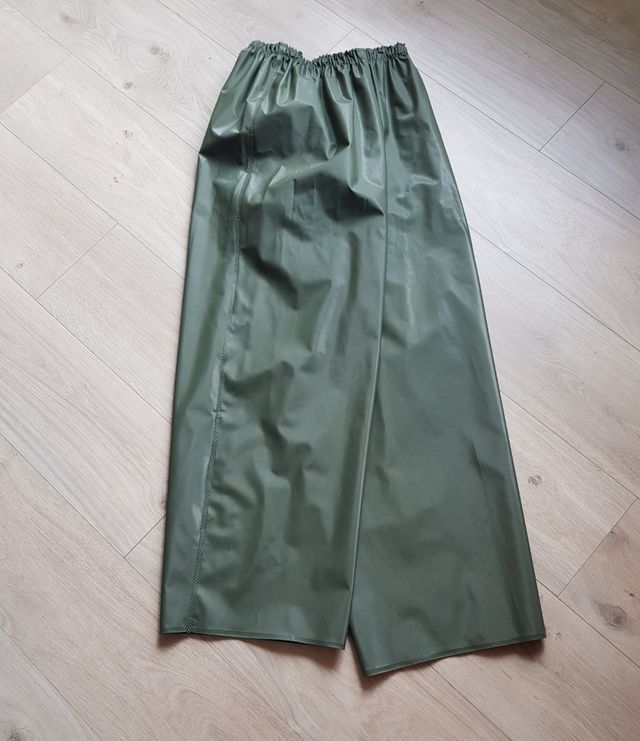 Pantalon impermeable verde