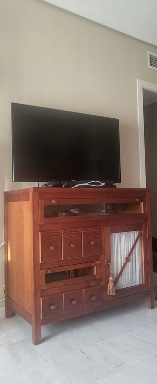 Mesa de TV de madera