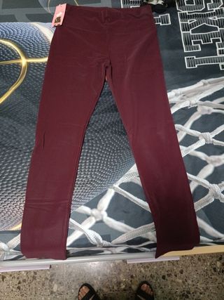 Leggings burdeos, regalo otro leguins 