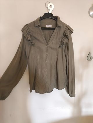 Blusa verde mujer con volantes