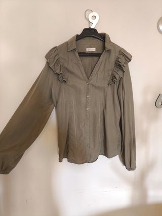 Blusa verde mujer con volantes