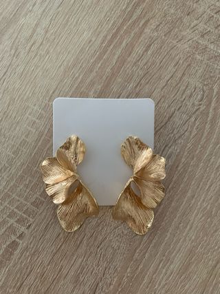 Pendientes dorados para boda