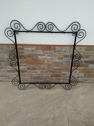 Marco de metal negro decorativo