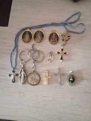 Oferta Lote Colgantes y Llaveros Religiosos