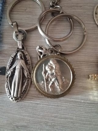 Oferta Lote Colgantes y Llaveros Religiosos