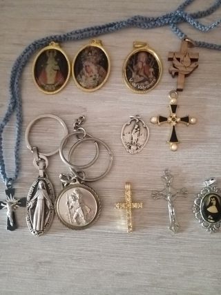 Oferta Lote Colgantes y Llaveros Religiosos