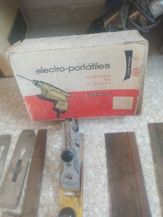 Serruchos y herramientas de carpintería