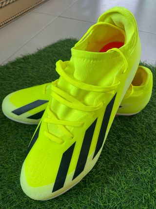 Botas de fútbol amarillas son 